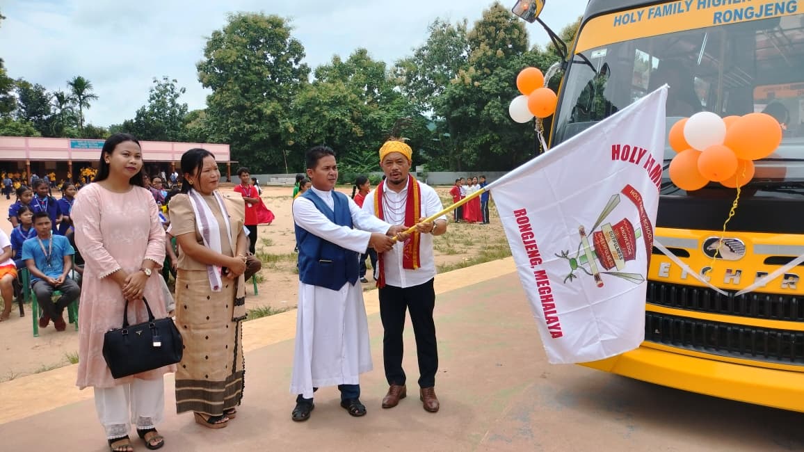FLAG-OFF CEREMONY OF NEW SCHOOL BUS AND INAUGURATION OF COMPUTER LAb